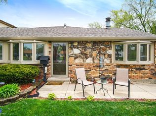 4961 Paxton Rd, Oak Lawn, IL 60453