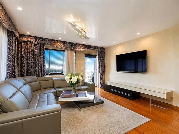 5th image of 2854 Brighton 4th St APT 6