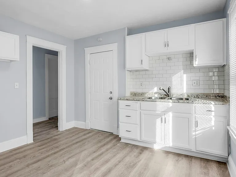 11215 Whitmore Ave #B — Photo 5