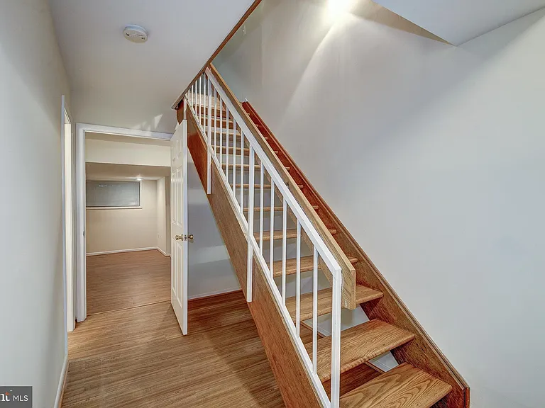 1502 Farsta Ct — Photo 21