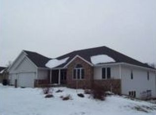 1920 Pheasant Run Dr NE, Owatonna, MN 55060