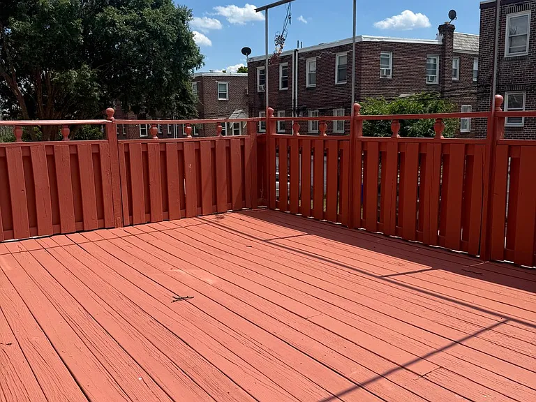 1100 Longshore Ave — Photo 16