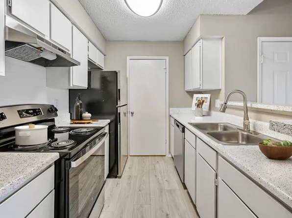 Westmoor Apartment Homes