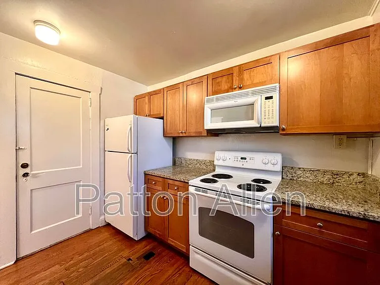 83 Edgemont Rd #1 — Photo 11