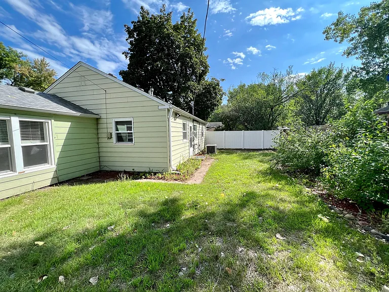 3501 Regent Ave N — Photo 12