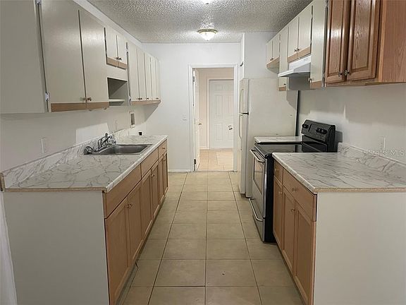 4th image of 319 E Rosewood Ln #319