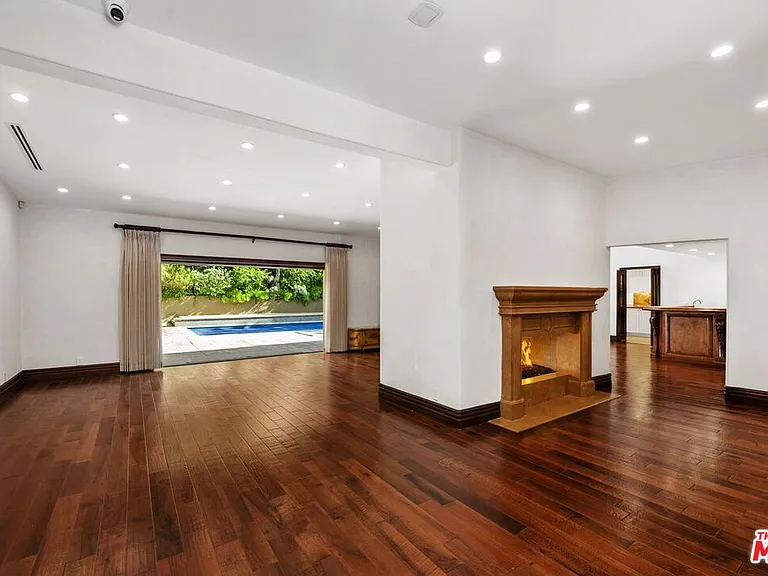 2108 San Ysidro Dr — Photo 9