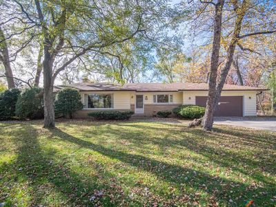 6151 Seneca Trl, Hales Corners, WI, 53130