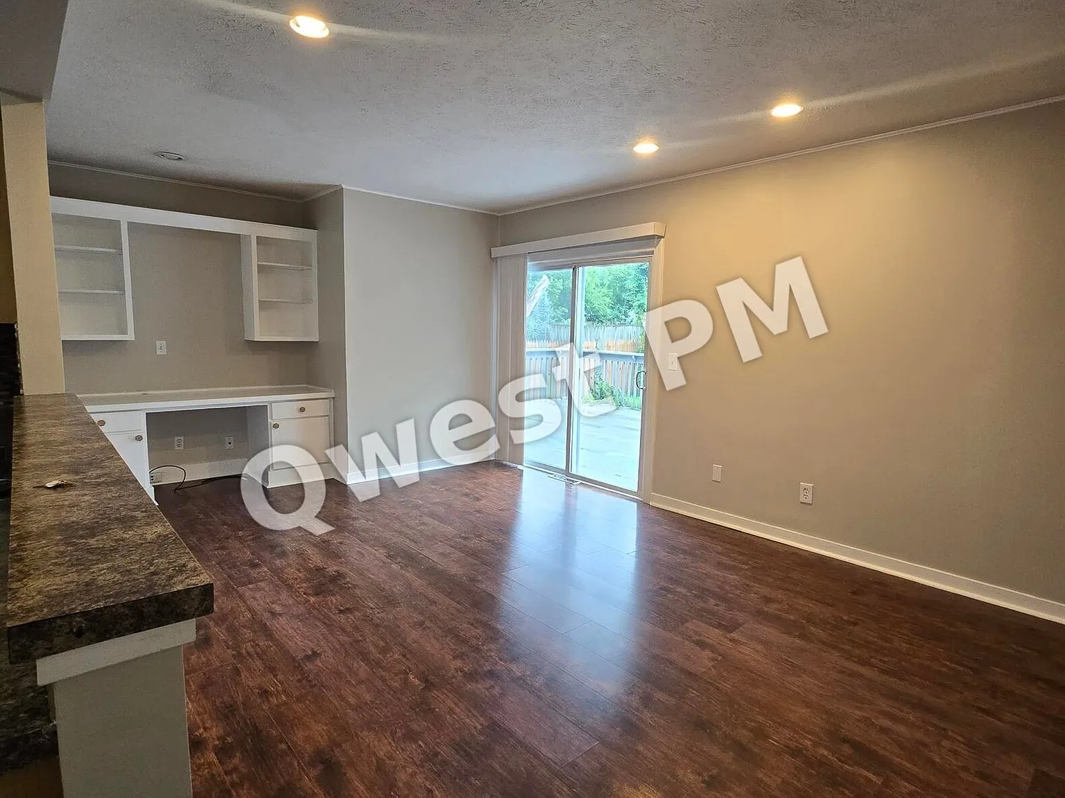 1127 Eastmont Dr SE — Photo 4