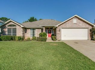 7829 Ember Oaks Dr, North Richland Hills, TX 76182