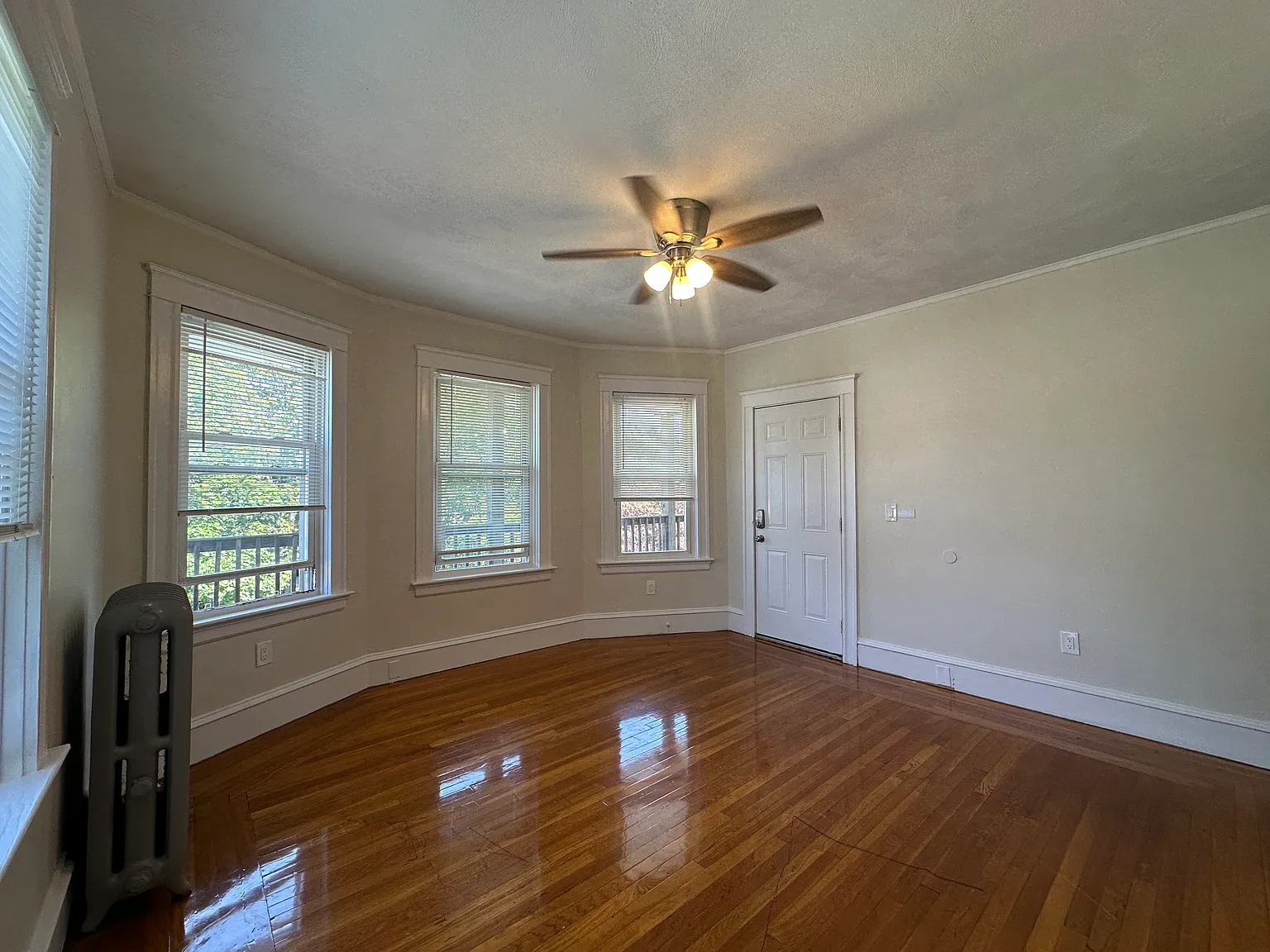230 Bay View Ave — Photo 3