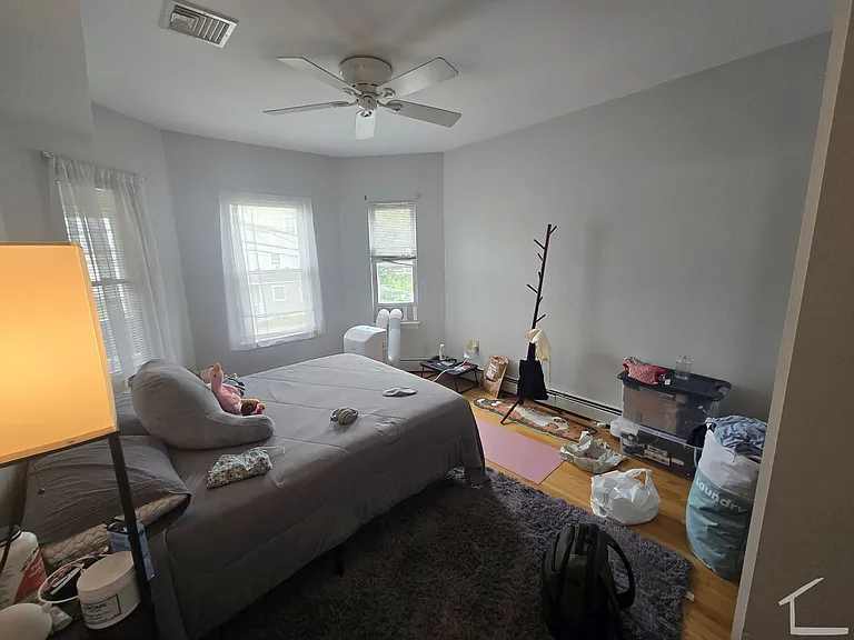 25 Raymond St #12 — Photo 4