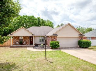 9804 E Pointe Dr, Fort Smith, AR 72903
