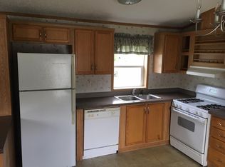 17 Hillside Ln, Weedsport, NY 13166