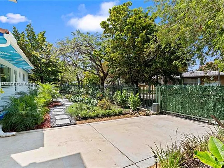 1345 SW 14th Ave #0 — Photo 49