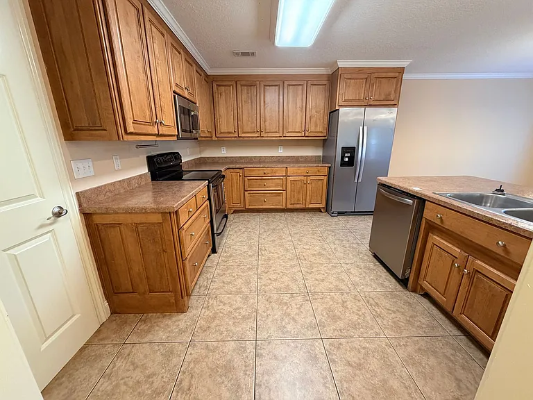 4901 Liberty Cir — Photo 31