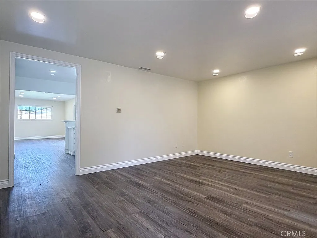 4 bed, 1620 sqft, $4,100 — Photo 2
