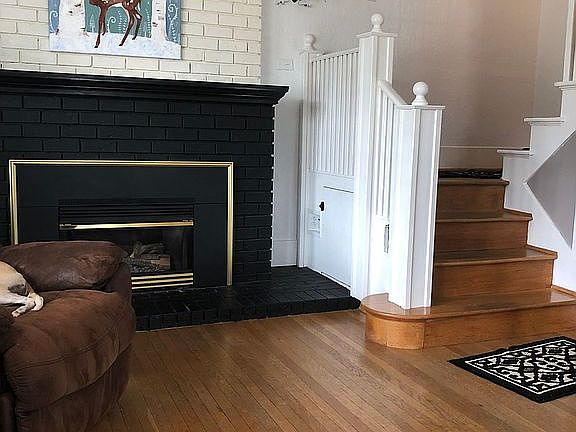 3rd image of 1723 N Oakes St