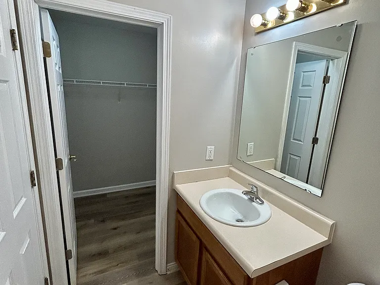 3039 Armory Dr — Photo 31