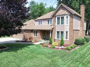 15503 Hanover St, Fraser, MI 48026