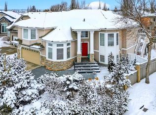 331 Mount Douglas Ct SE, Calgary, AB T2Z3J7