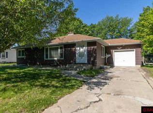 920 Baker Ave, Mankato, MN 56001