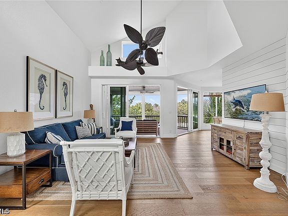 5th image of 786 Beach View Dr