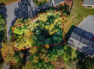 916 Hanson Dr, Johnson City, TN 37601