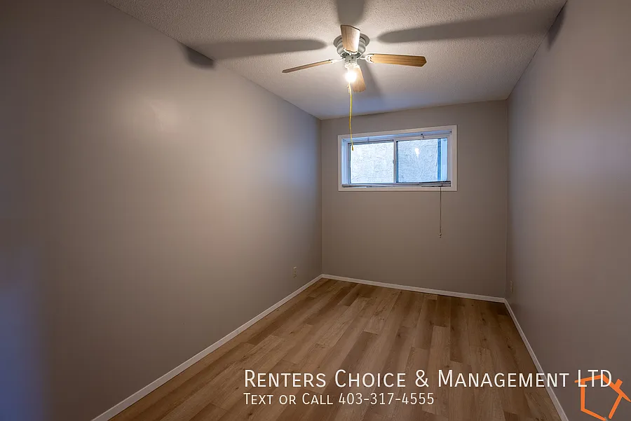 Apartment Near Downtown Taber with Assigned Parking — Photo 2