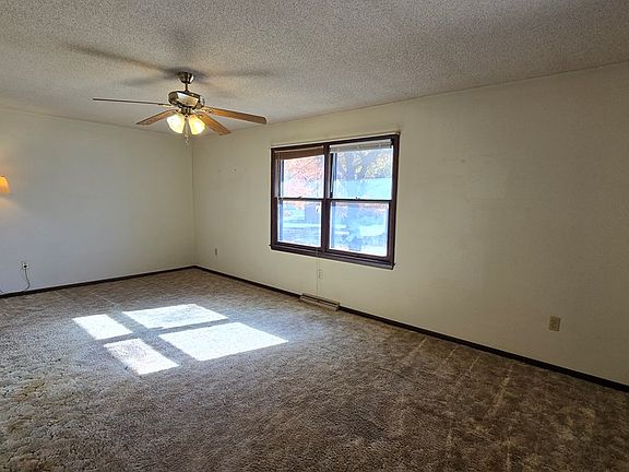 4th image of 1501 Bishop Dr