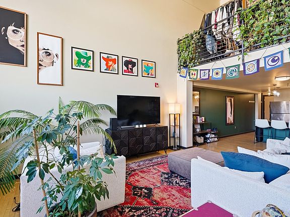 5th image of 300 Tijeras Ave NE APT 313