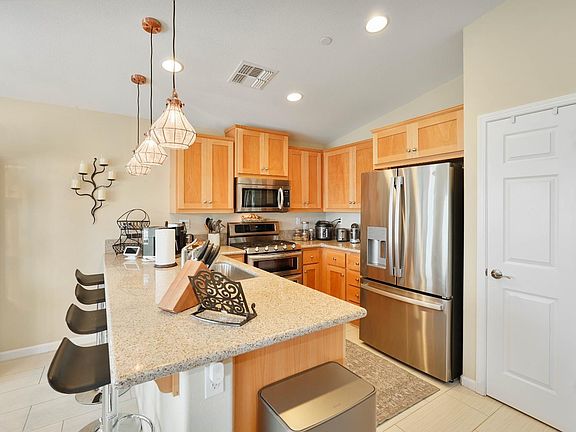 5th image of 402 Birch Ridge Drive