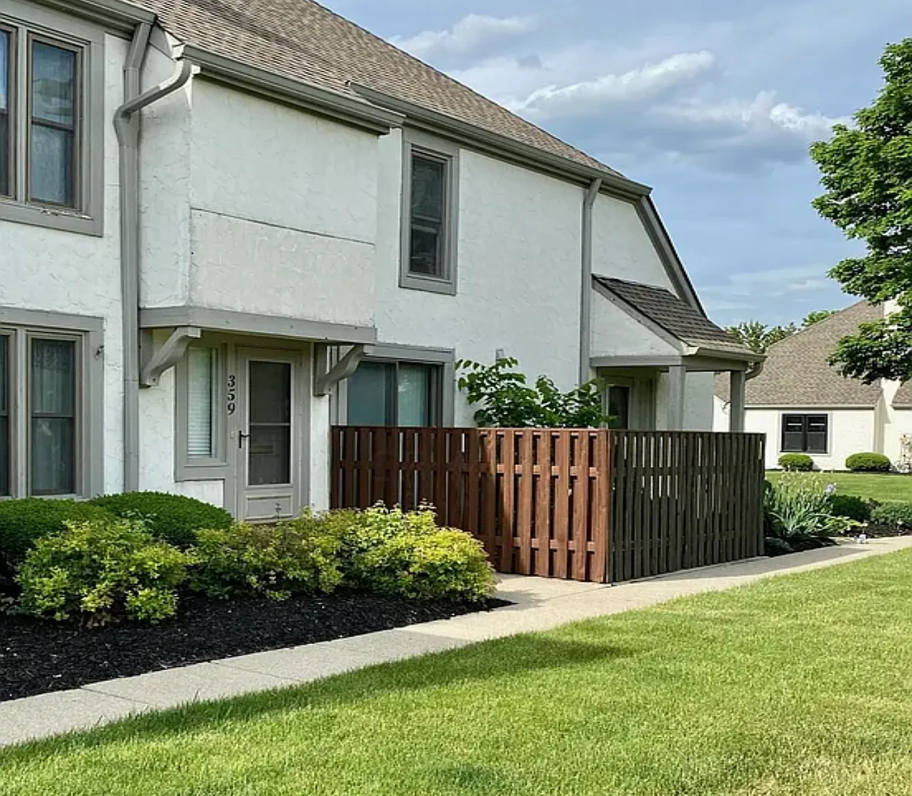 2 bed, 1.5 bath, 1400 sqft, $2,150 — Photo 2