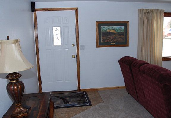 2nd image of 1885 Camrose St