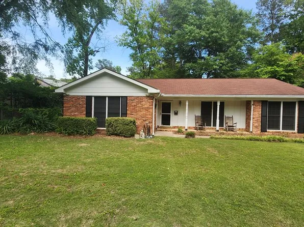 2820 E Lindsay Dr, Columbus, GA 31907