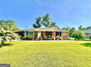 422 W Carter Ave, Blackshear, GA 31516