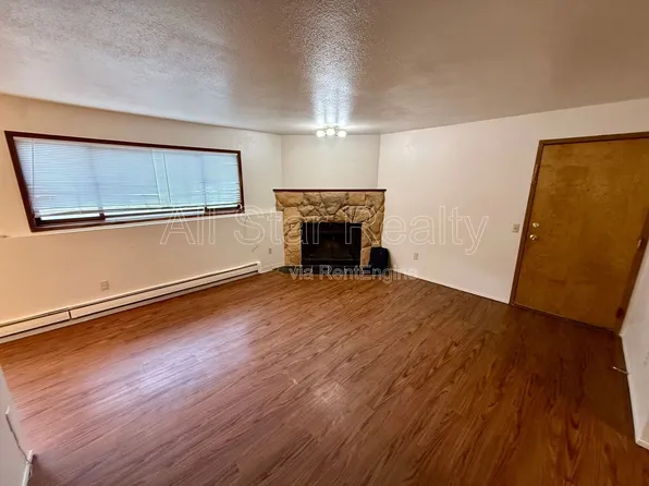 211 McCarrey St Unit 2B, Anchorage, AK 99508