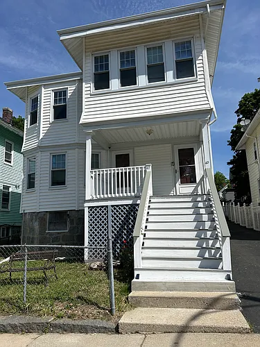 45-47 Selden St #1 Photo 1