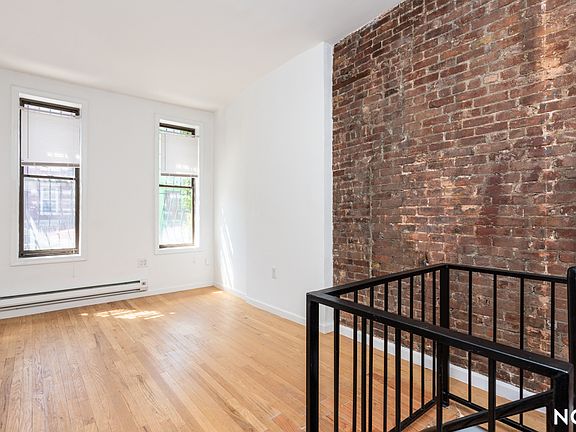 3rd image of 479 Warren St APT 1C