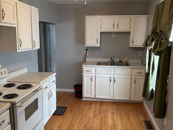 5th image of 1820 Spencer Ave