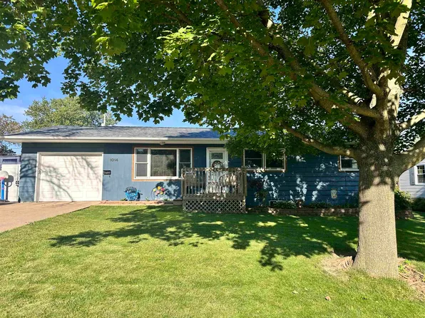 1014 Short Ave, Dodgeville, WI 53533