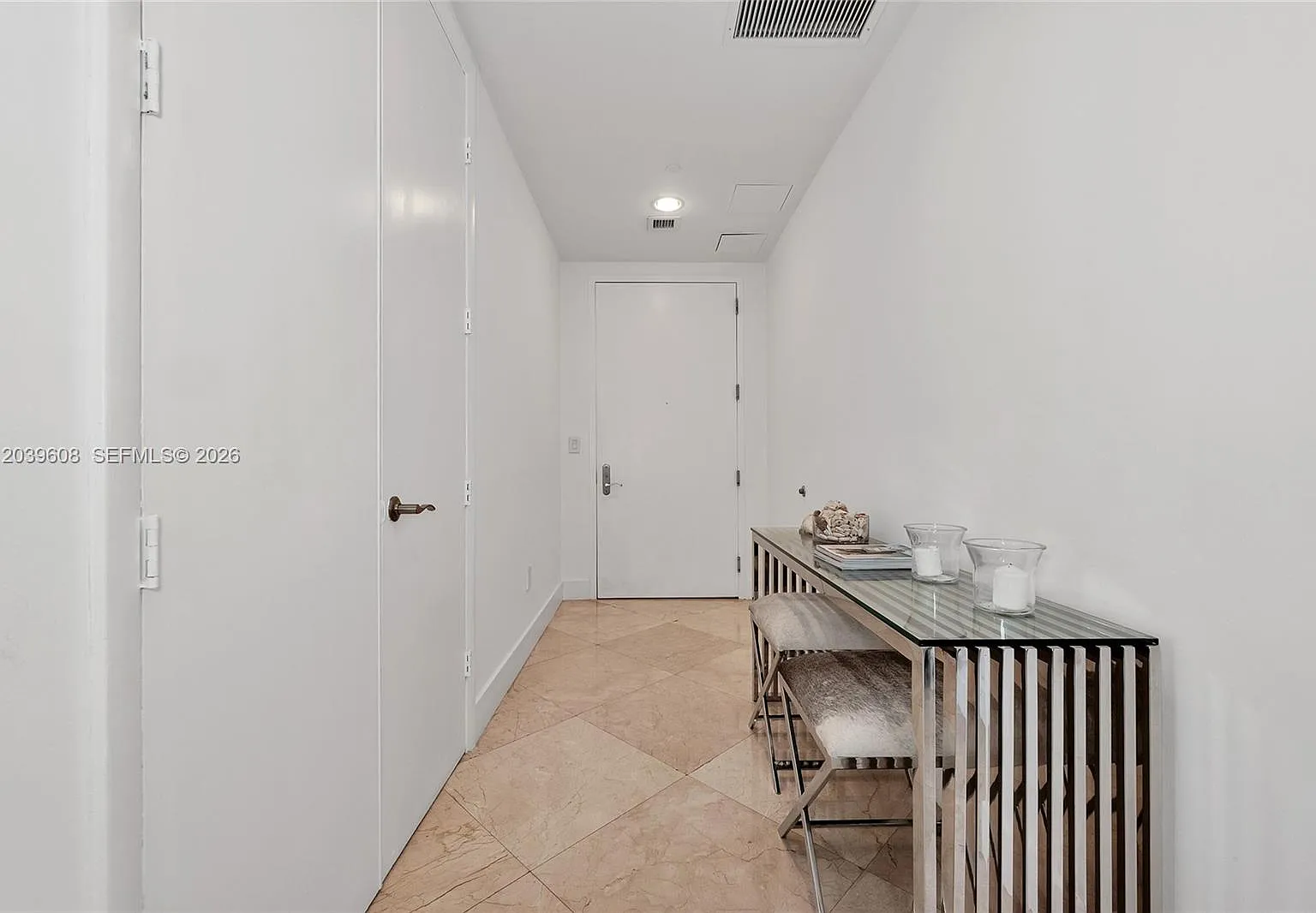 Tdr Tower I Condo — Photo 4