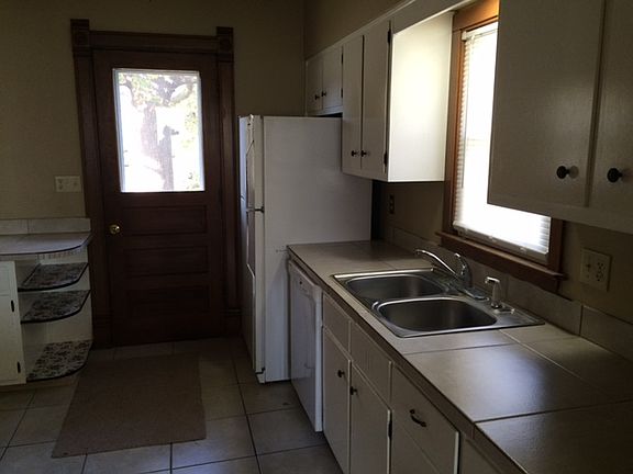 2nd image of 120 N 4th St #A