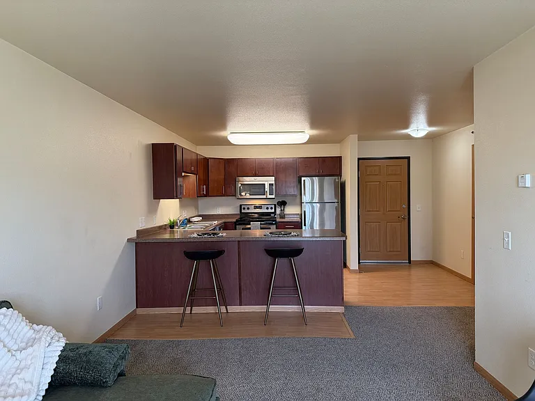 West Lake III Apartments — Photo 16