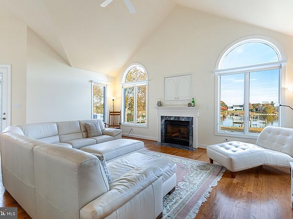 2nd image of 227 Wineland Way