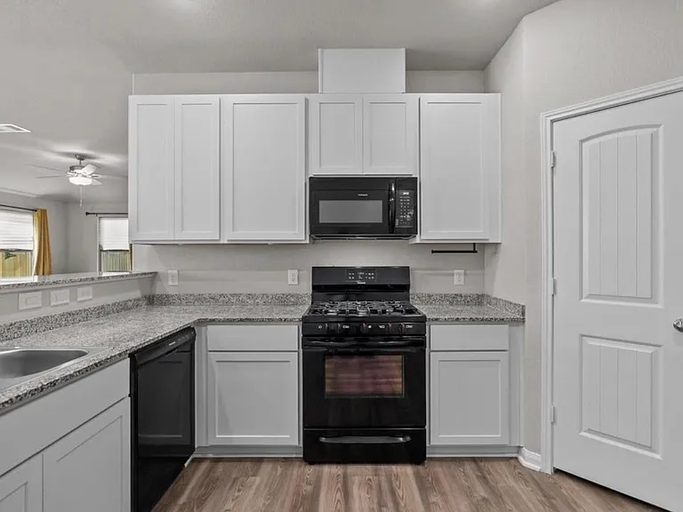 5339 Cj Walker Ln — Photo 7