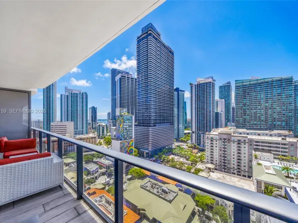55 SW 9th St APT 1804, Miami, FL 33130