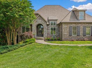 1304 Collier Ridge Ln, Powell, TN 37849