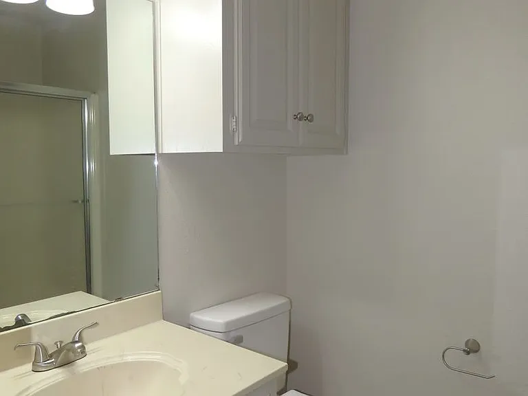 705 Kelli — Photo 15