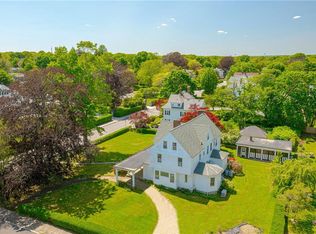 93 Central St, Narragansett, RI 02882